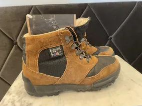 (6) Short Hiking Boots